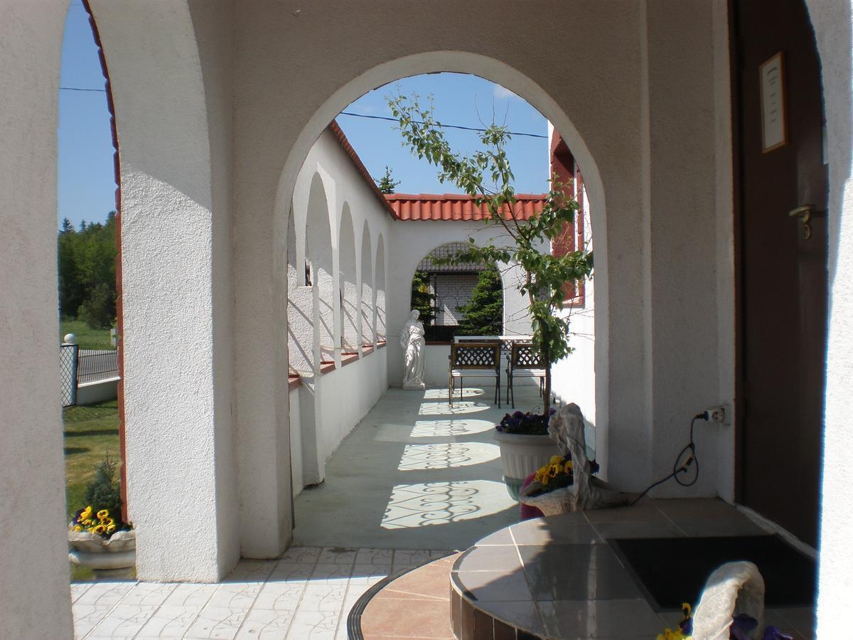 Hotel Getliin Saku Exterior photo